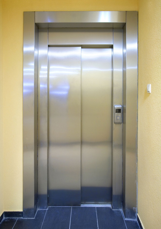 обрамление дверей шахты лифта